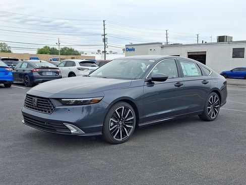 Used 2026 Honda Accord Touring image 3