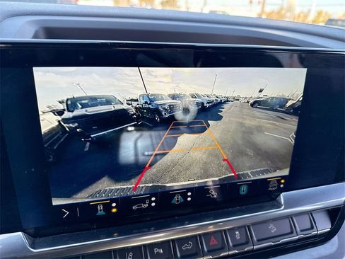 Used 2024 Chevrolet Silverado 3500 High Country w/ Technology Package image 17