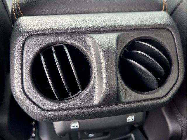 Used 2024 Jeep Wrangler Unlimited Sahara w/ Technology Group AWD/4WD image 14