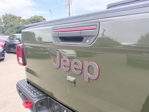 Used 2021 Jeep Gladiator Rubicon w/ Cold Weather Group image 17