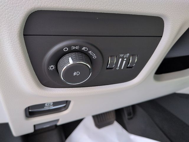 Used 2023 Jeep Grand Cherokee L Summit w/ Advanced Protech Group IV AWD/4WD image 20