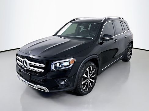 Used 2021 Mercedes-Benz GLB 250 image 3