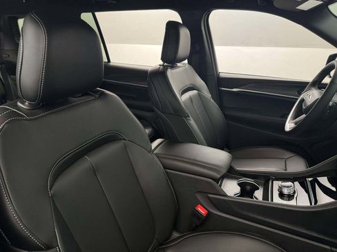 New 2025 Jeep Grand Cherokee L Limited image 24