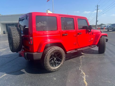 Used 2017 Jeep Wrangler Unlimited Sahara AWD/4WD image 3