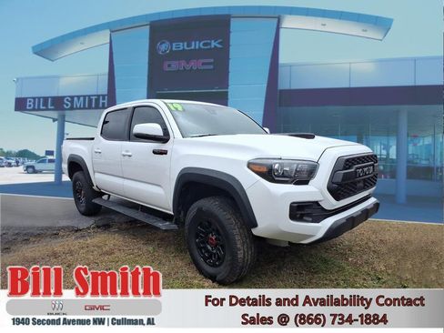 Used 2019 Toyota Tacoma TRD Off-Road image 1
