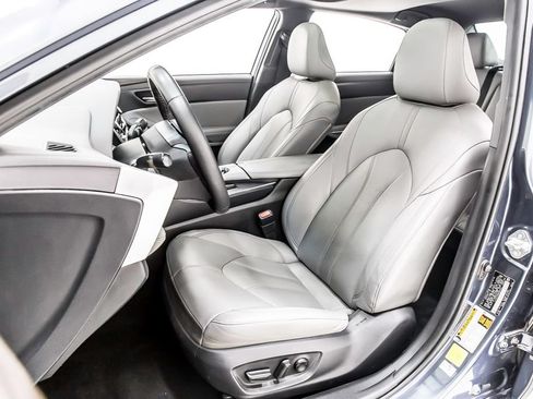 Used 2021 Toyota Avalon XLE w/ Moonroof Package FWD image 30
