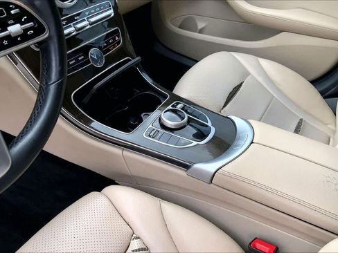 Used 2019 Mercedes-Benz C 300 Sedan image 17