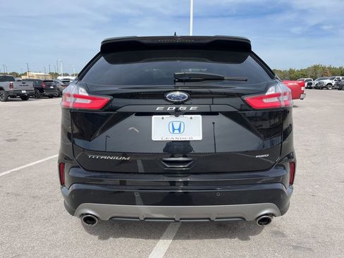 Used 2022 Ford Edge Titanium w/ Equipment Group 301A image 5