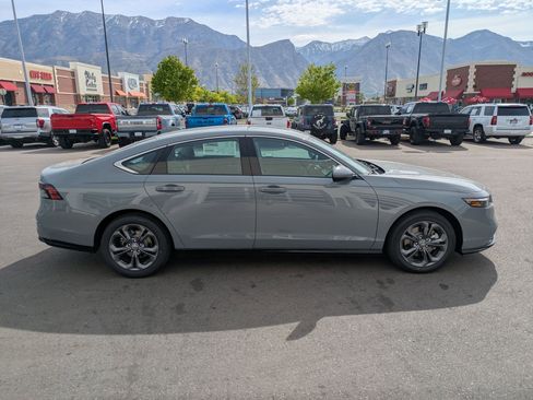 New 2026 Honda Accord EX-L image 2