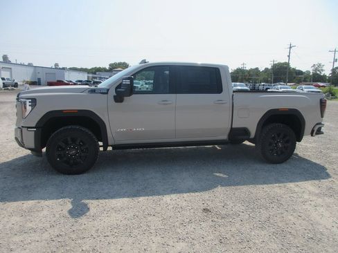 New 2026 GMC Sierra 2500 AT4 w/ AT4 Premium Plus Package AWD/4WD image 10
