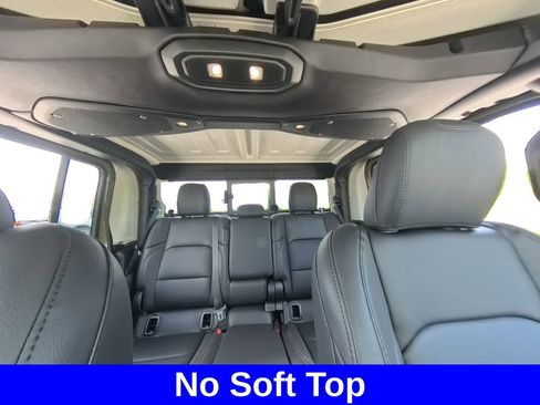 New 2025 Jeep Gladiator Sport w/ Premium Package AWD/4WD image 32