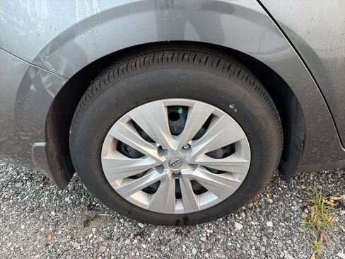 Used 2025 Nissan Sentra S image 14