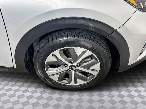 Used 2020 Kia Niro EX Premium image 38