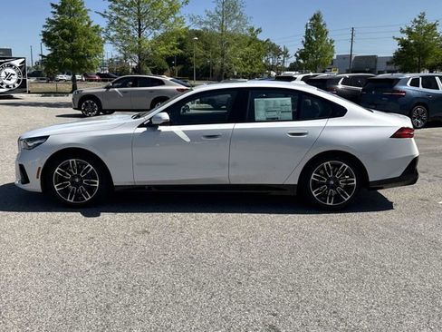 New 2027 BMW 530i RWD image 6