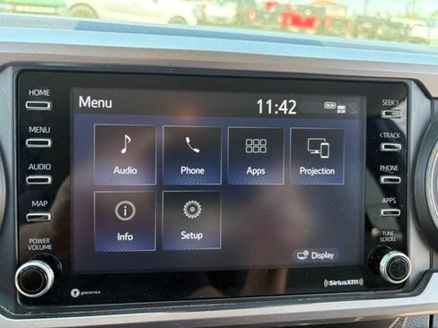 Used 2022 Toyota Tacoma SR5 w/ SR5 Appearance Package (SM) AWD/4WD image 18