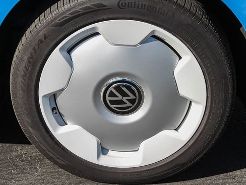 Used 2025 Volkswagen ID. Buzz 1st Edition image 11