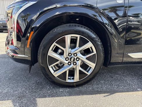 New 2027 Cadillac Optiq Luxury RWD image 9