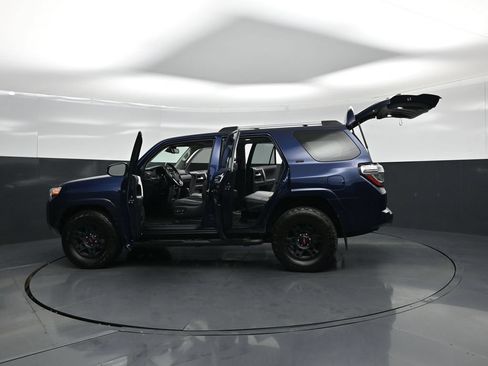 Used 2023 Toyota 4Runner SR5 Premium w/ Moonroof Package RWD image 34