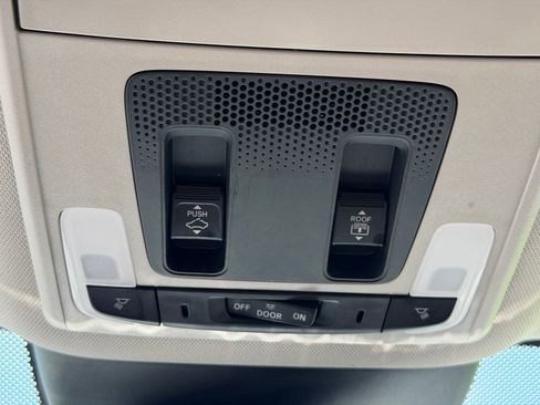 Used 2024 Honda Pilot Elite image 28