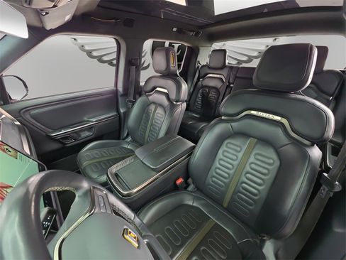 Used 2022 Rivian R1T Adventure image 10