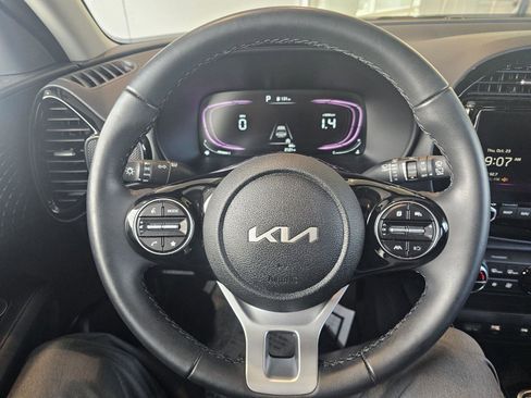 Used 2023 Kia Soul EX image 19