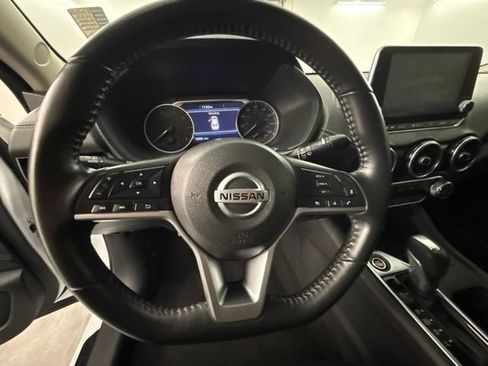 Used 2022 Nissan Sentra SV FWD image 17