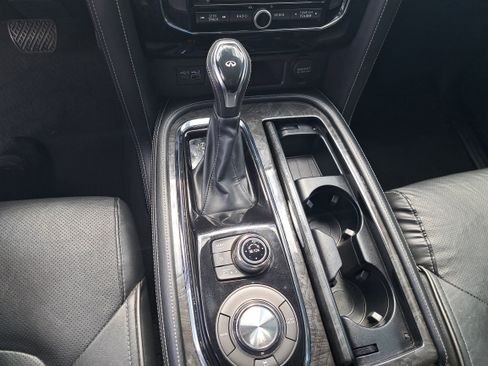 Used 2021 INFINITI QX80 Luxe image 20