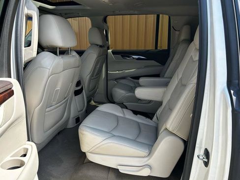 Used 2015 Cadillac Escalade ESV Luxury image 15