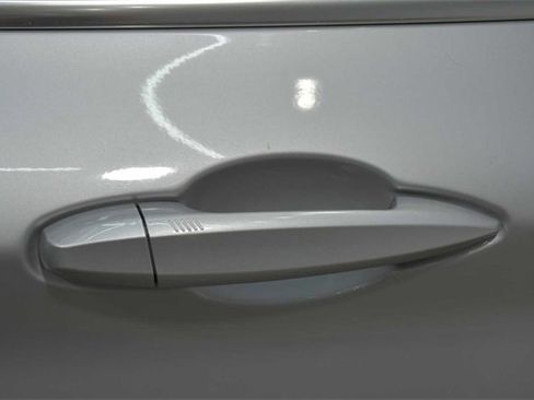 Used 2017 BMW X1 xDrive28i image 10