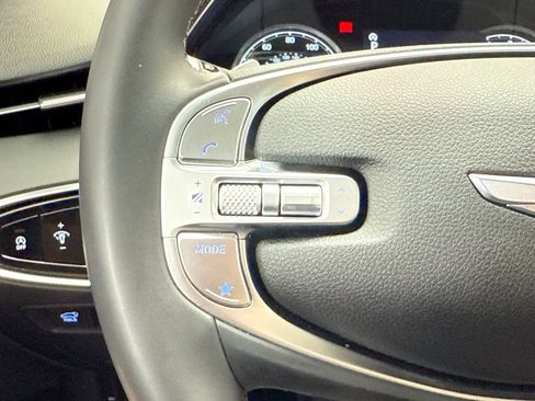 Used 2025 Genesis GV70 2.5T AWD/4WD image 11