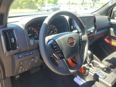 New 2026 Nissan Frontier PRO-4X w/ Pro-4x Convenience Package AWD/4WD image 11