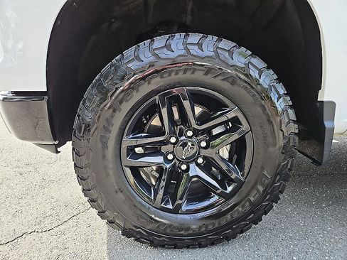 Used 2024 Chevrolet Silverado 1500 Custom Trail Boss AWD/4WD image 9