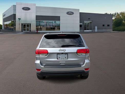 Used 2019 Jeep Grand Cherokee Laredo w/ Security & Convenience Group AWD/4WD image 8