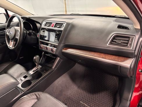 Used 2017 Subaru Outback 2.5i Limited image 17