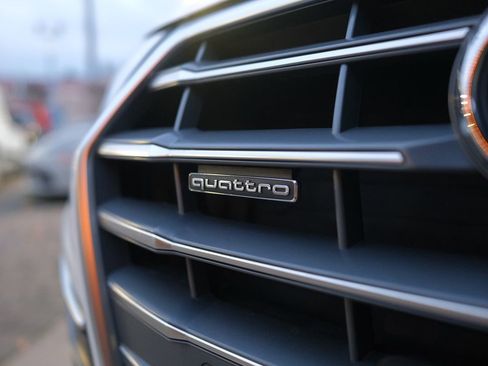 Used 2018 Audi Q5 2.0T Premium Plus w/ Premium Plus Package image 45