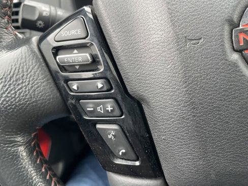 Used 2022 Nissan Frontier PRO-4X image 22