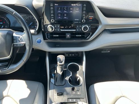 Used 2021 Toyota Highlander XLE image 13
