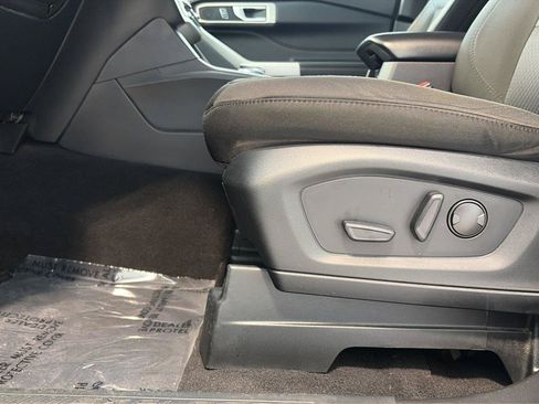 Used 2023 Ford Explorer XLT AWD/4WD image 21