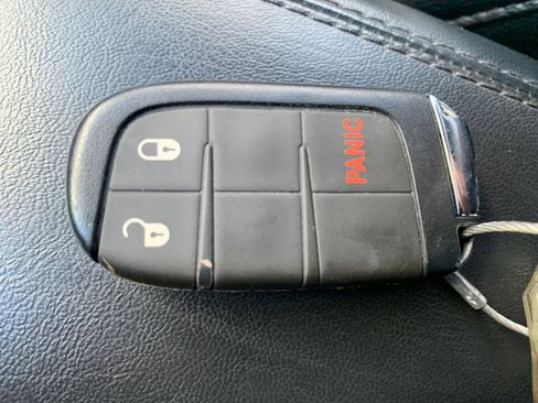 Used 2025 Jeep Compass Trailhawk image 21