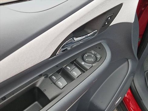 Used 2019 Chevrolet Bolt Premier w/ Infotainment Package FWD image 12