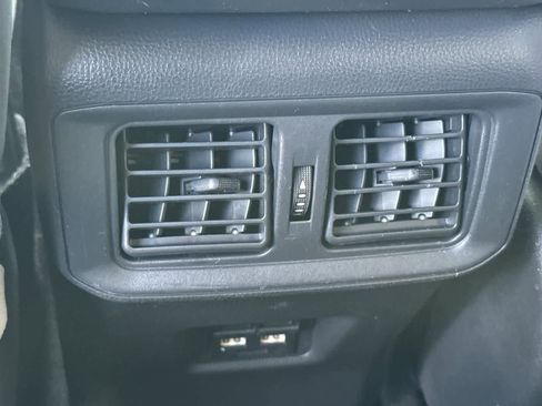 Used 2021 Toyota RAV4 XLE w/ Carpet Mat Package (TMS) FWD image 15