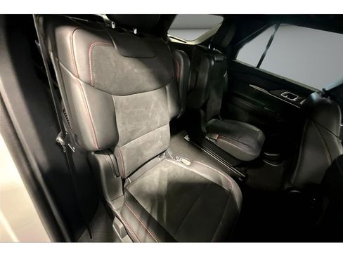 Used 2025 Ford Explorer ST AWD/4WD image 29