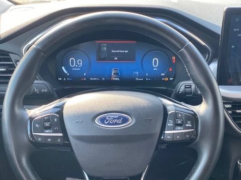 Used 2023 Ford Escape Platinum AWD/4WD image 9