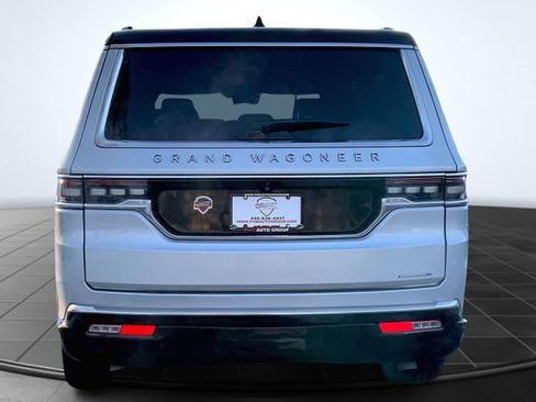 Used 2024 Jeep Grand Wagoneer L Series III image 9