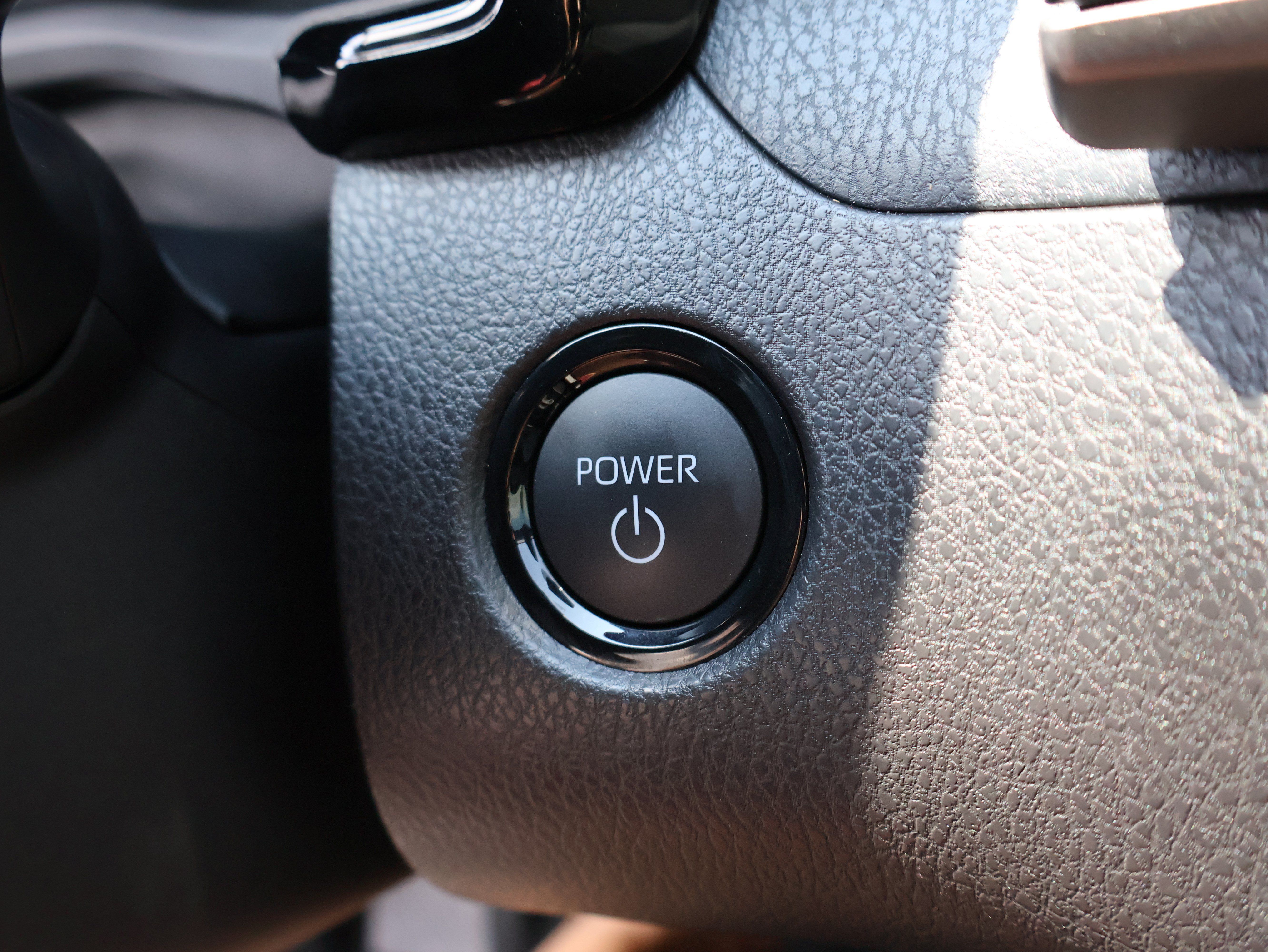 Used 2025 Toyota Camry SE FWD image 24