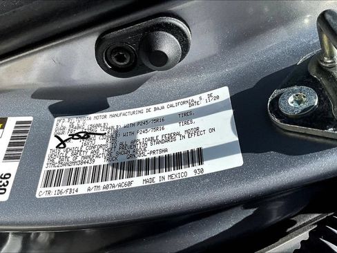 Used 2021 Toyota Tacoma SR AWD/4WD image 21