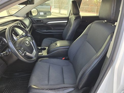 Used 2016 Toyota Highlander Plus image 24