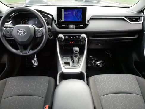 Certified 2025 Toyota RAV4 XLE AWD/4WD image 10