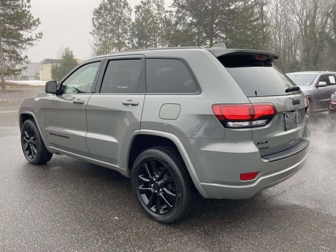 Used 2020 Jeep Grand Cherokee Altitude image 5
