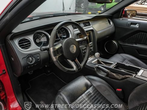 Used 2010 Ford Mustang Shelby GT500 RWD image 4